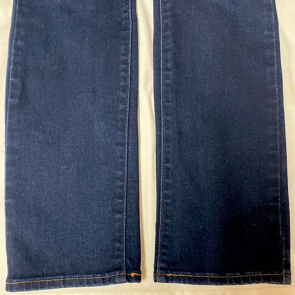 Levi’s Mid Rise Skinny Jeans - Picture 13 of 16